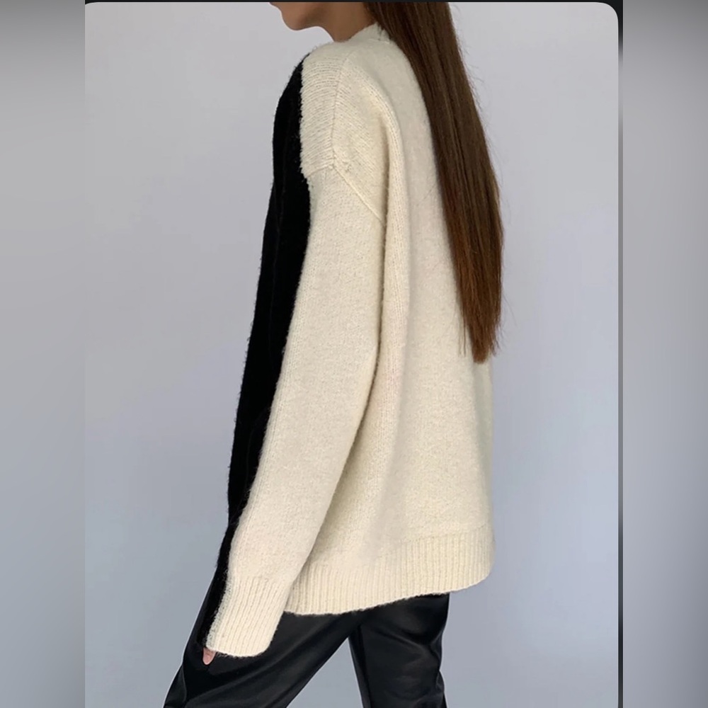 Commense Sweater Top Womens Size XS Black Ivory Relaxed Classic - Picture 3 of 15